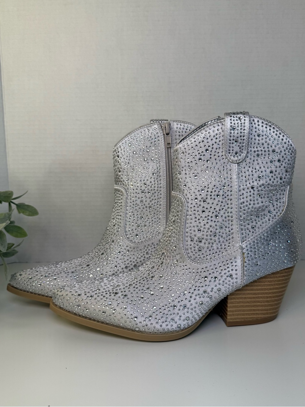 Qupid Silver Sparkle Leslie Rhinestone Western Boots Womens Size 7 Festival Boho